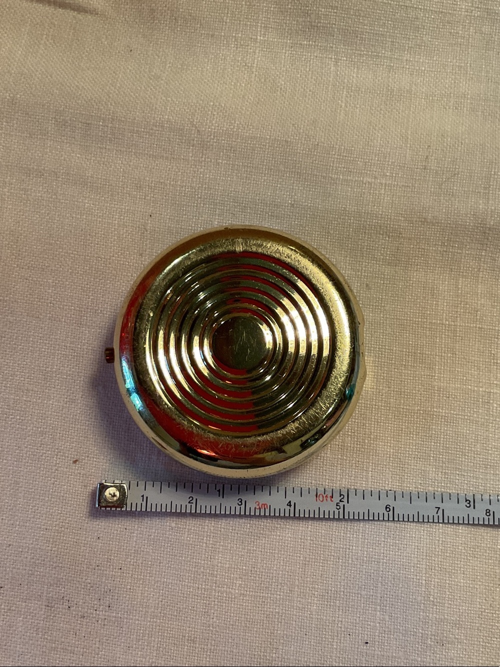 Round Compact Case/Pill Box - Picture 3 of 3